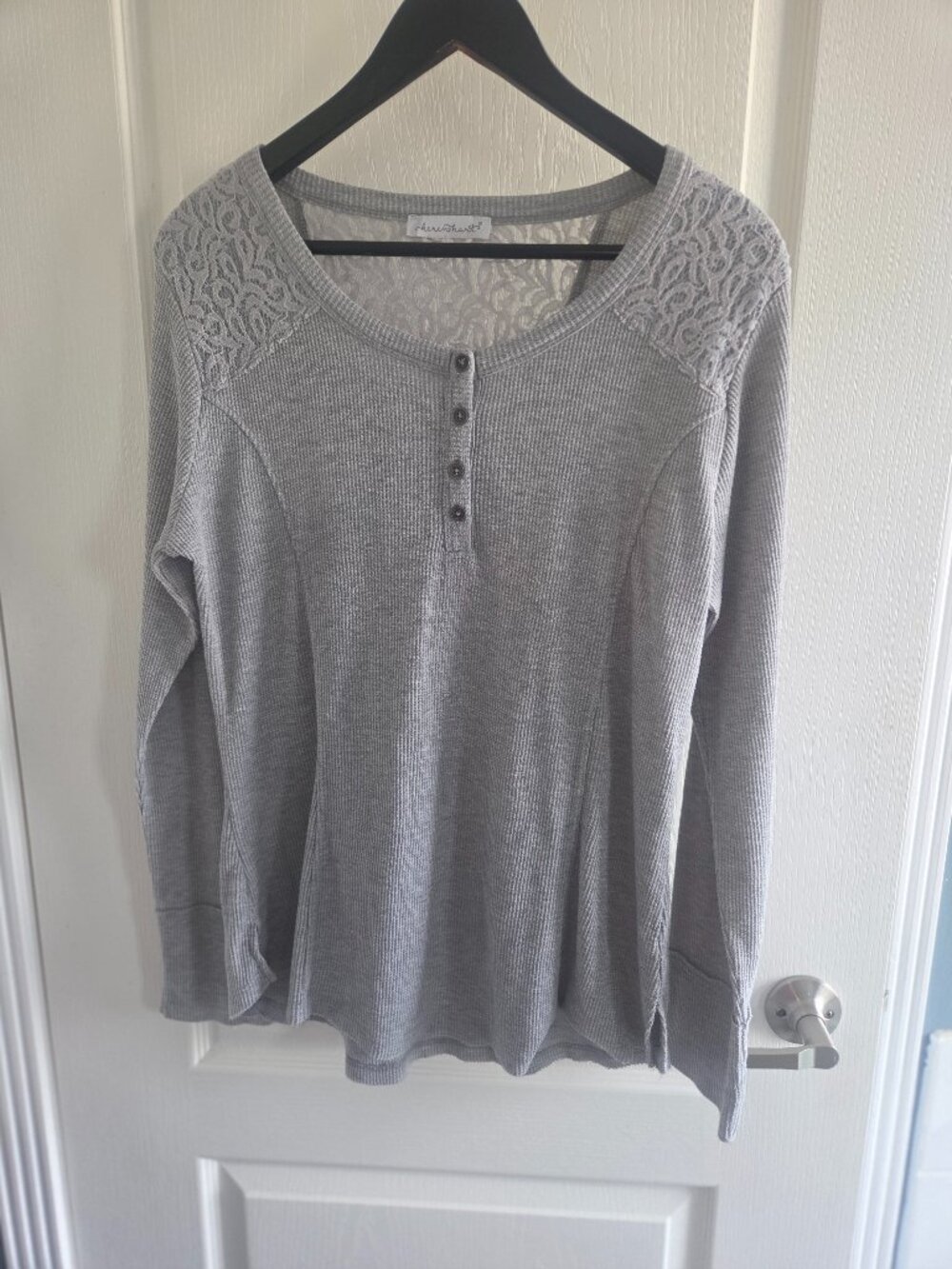 Thermal long sleeve with lace back accent